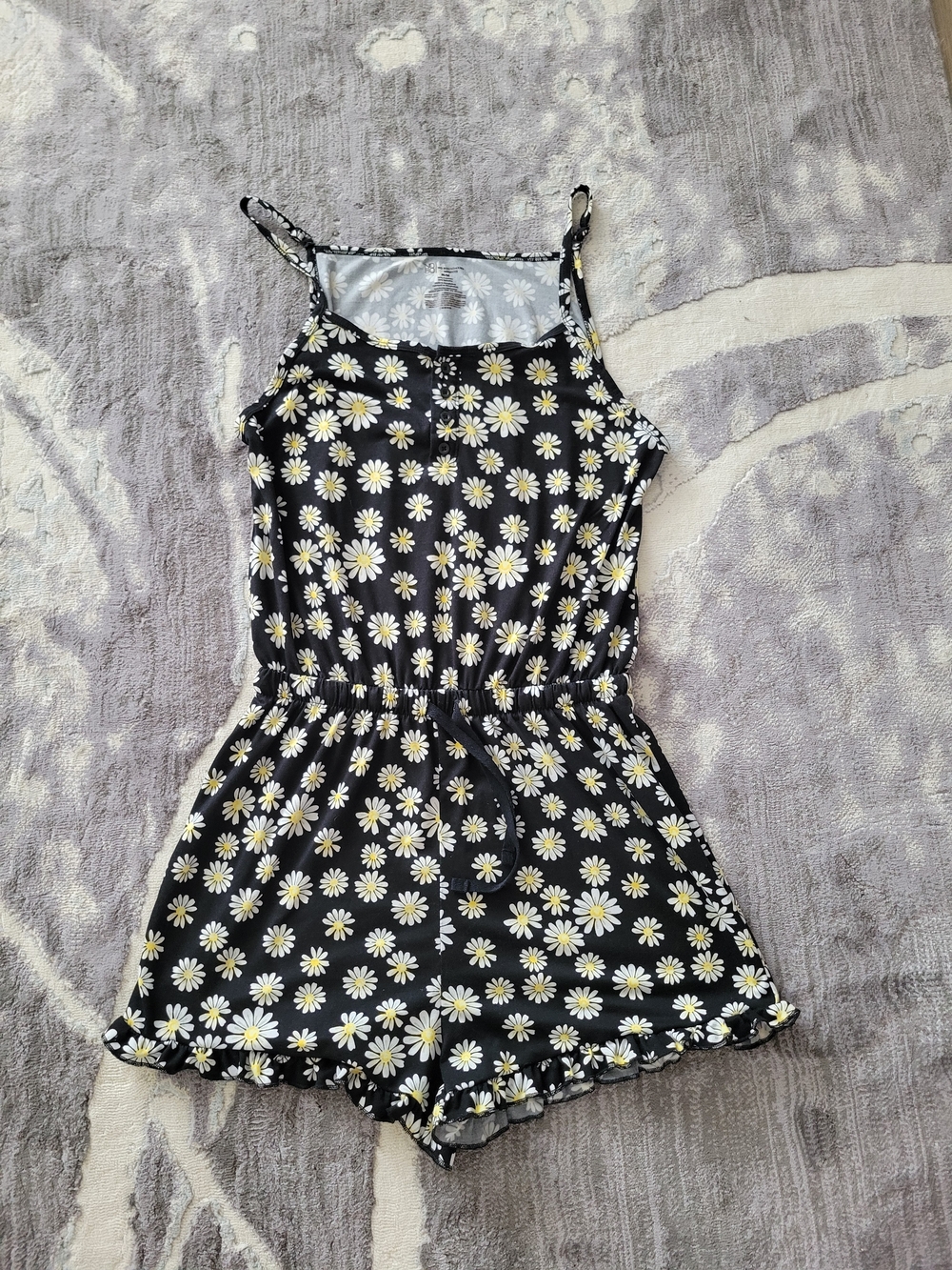 No Boundaries Black Daisy-Print Romper